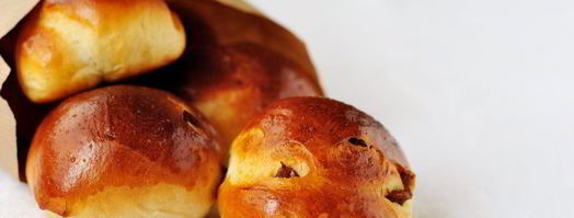 дрожжевые булочки с изюмом. Шаг 13