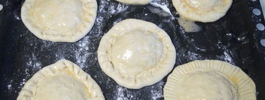 дрожжевые булочки с колбасой и сыром. Шаг 7