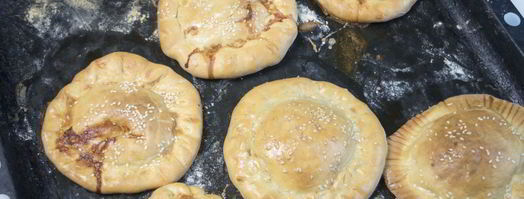 дрожжевые булочки с колбасой и сыром. Шаг 8