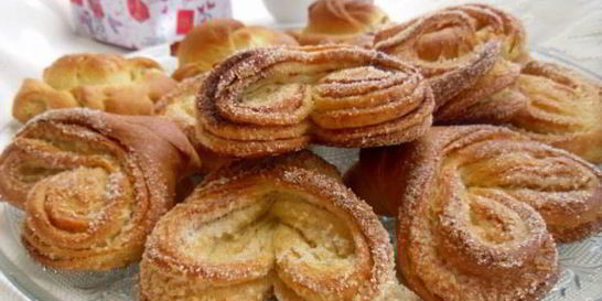 Дрожжевые булочки с сахаром