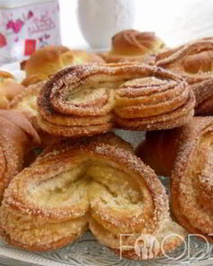 Дрожжевые булочки с сахаром