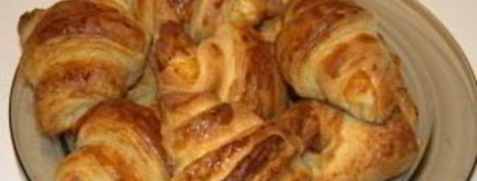 круассаны из слоеного дрожжевого теста. Шаг 3