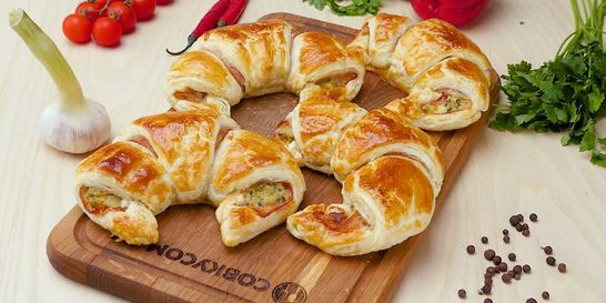 Круассаны с беконом