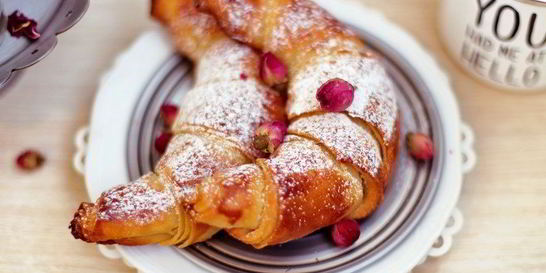 Круассаны с марципановой начинкой