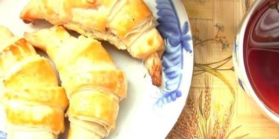 Круассаны с шоколадом из слоеного теста