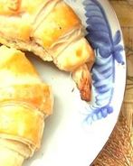 Круассаны с шоколадом из слоеного теста