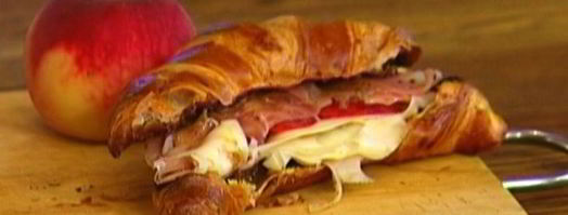 круассаны с сыром, персиком и пармской ветчиной. Шаг 7