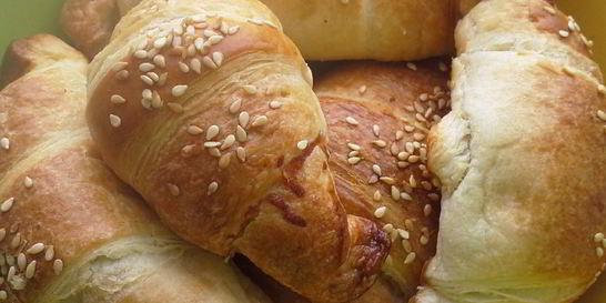 Круассаны с ветчиной и сыром