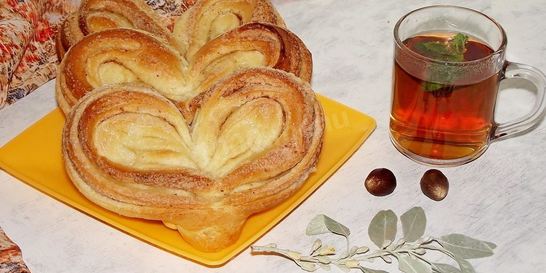 Плюшки сердечки с сахаром