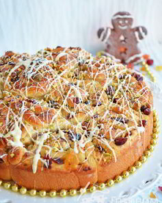 Праздничные марципановые булочки с сухофруктами