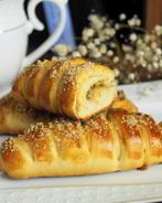 Сдобные булочки с грецкими орешками