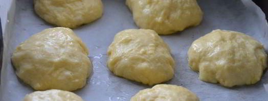 сдобные булочки с карамельной начинкой. Шаг 5