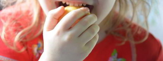 сдобные булочки с карамельной начинкой. Шаг 8