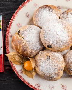 Сливочные булочки с изюмом