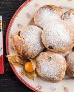 Сливочные булочки с изюмом