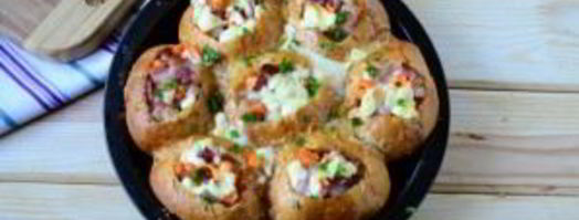 сырные булочки с яйцом и беконом. Шаг 7