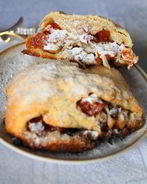 Творожные булочки с орехами, изюмом и курагой