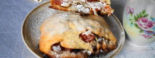 творожные булочки с орехами, изюмом и курагой. Шаг 9