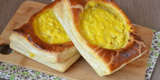 Ватрушки из слоеного бездрожжевого теста