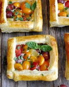 Ватрушки из слоеного теста