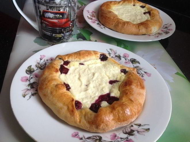 Рецепт ватрушек с сюрпризом