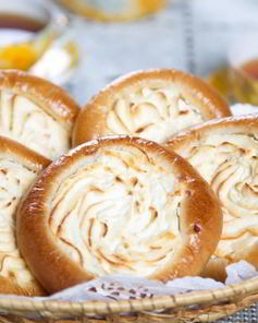 Ватрушки с творогом из готового теста