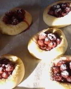 Ватрушки с ягодами