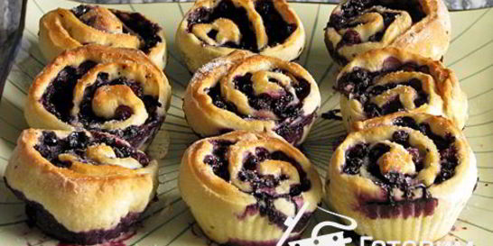 Черничные рулетики