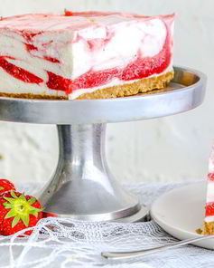 Чизкейк с клубникой без выпечки