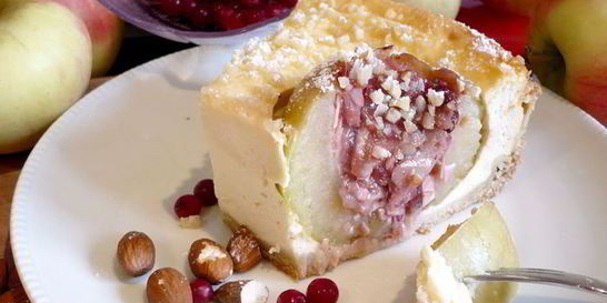 Чизкейк с печеными яблоками