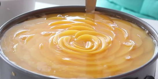 Чизкейк с персиками