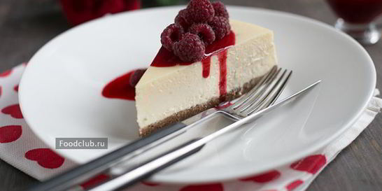 Лаймовый чизкейк с малиновым соусом