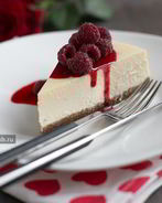 Лаймовый чизкейк с малиновым соусом