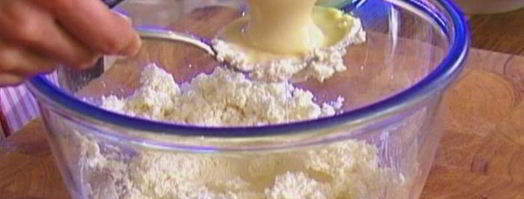 очень простой лимонный чизкейк с ягодами. Шаг 4