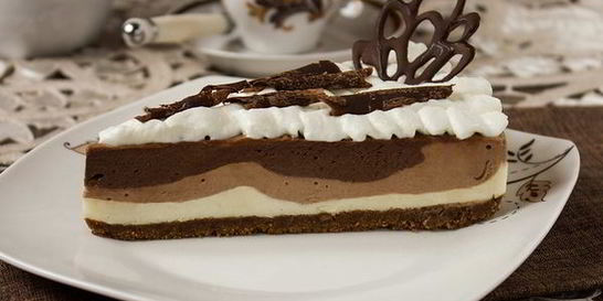 Трехслойный чизкейк с шоколадом