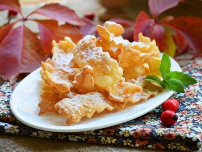 Рецепт домашнего хвороста к чаю