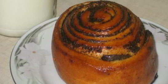 Дрожжевые рулетики с маком Лакомка