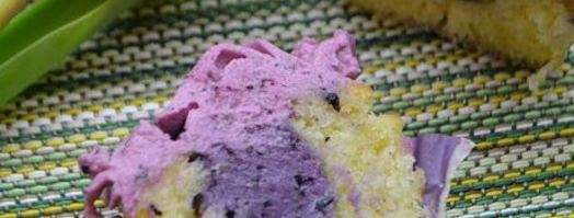 черничные капкейки с творожно-ягодным кремом. Шаг 10