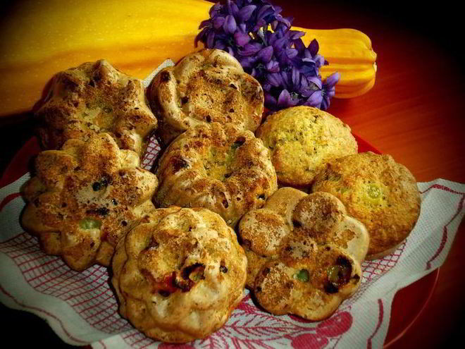 Рецепт кабачковых кексов с виноградом и семечками