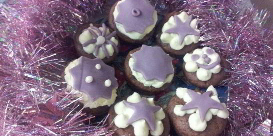 Капкейки с сюрпризом и сырным кремом