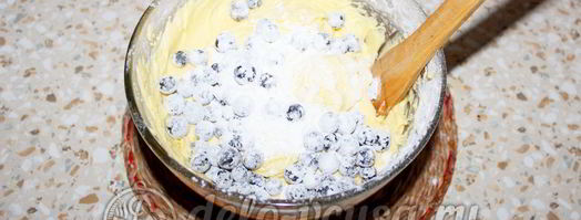 кекс с черной смородиной. Шаг 7