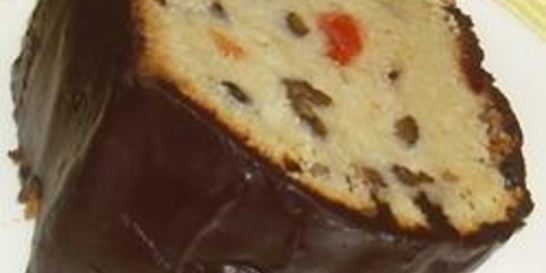 Кекс с консервированной вишней