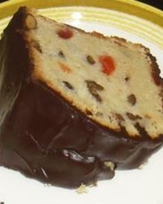 Кекс с консервированной вишней