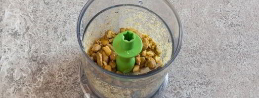 кекс в микроволновке в тарелке. Шаг 5