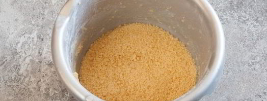 кекс в микроволновке в тарелке. Шаг 9