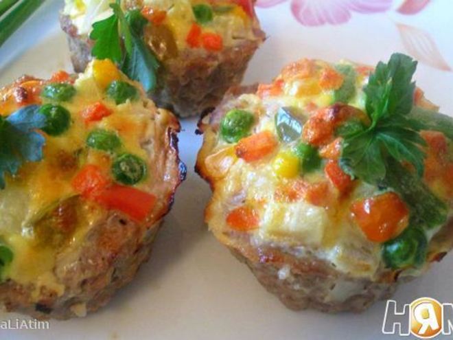 Рецепт мясных кексов с овощами