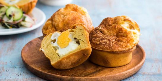 Несладкие кексы с яйцом и пармезаном