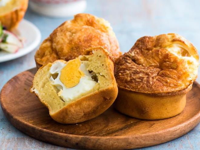 Рецепт несладких кексов с яйцом и пармезаном