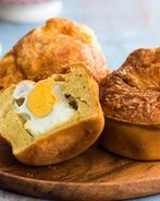 Несладкие кексы с яйцом и пармезаном