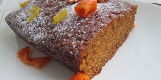 Пряный морковный кекс с цукатами